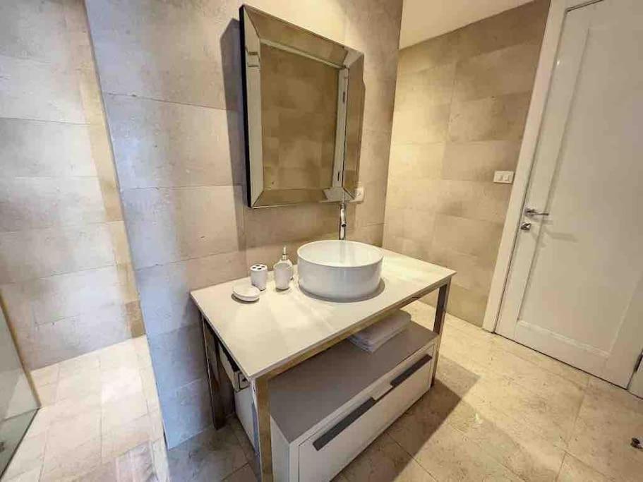 Yoo Luxury Tower Front Sea View Appartement *